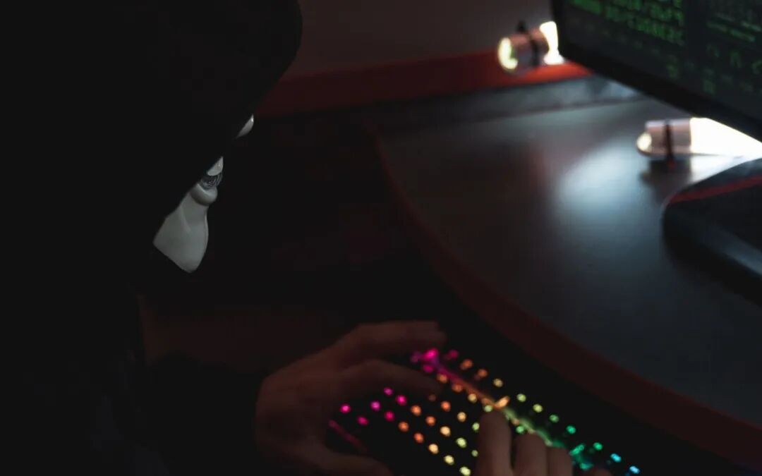 在终端里敲命令的人